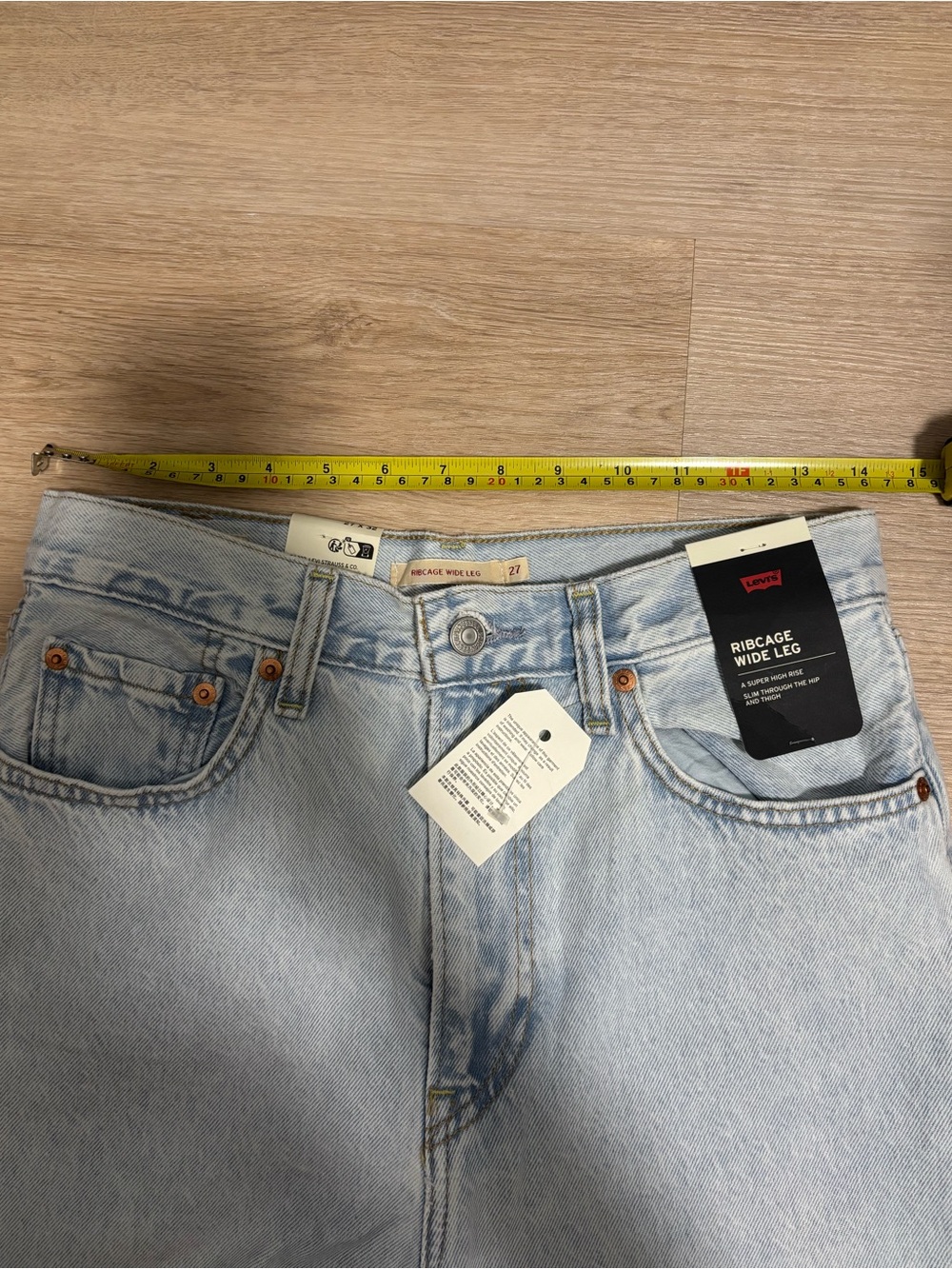 NWT Levi’s Ribcage Wide Leg Jeans Light Wash - Picture 13 of 15